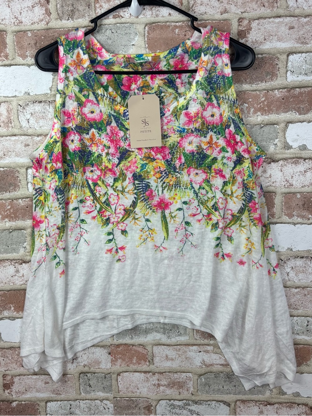 Floral NWT SJS Floral sharkbite hem tank top blouse Large Petite